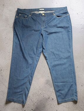 JONES NEW YORK Light Blue Cropped Jeans. Size 20/30inseam.